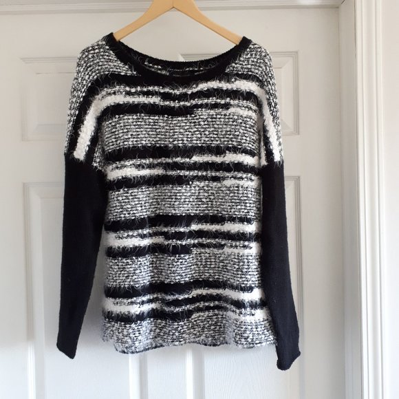 Sweater -Ivanka Trump - Size XL - Black and White - Picture 1 of 5